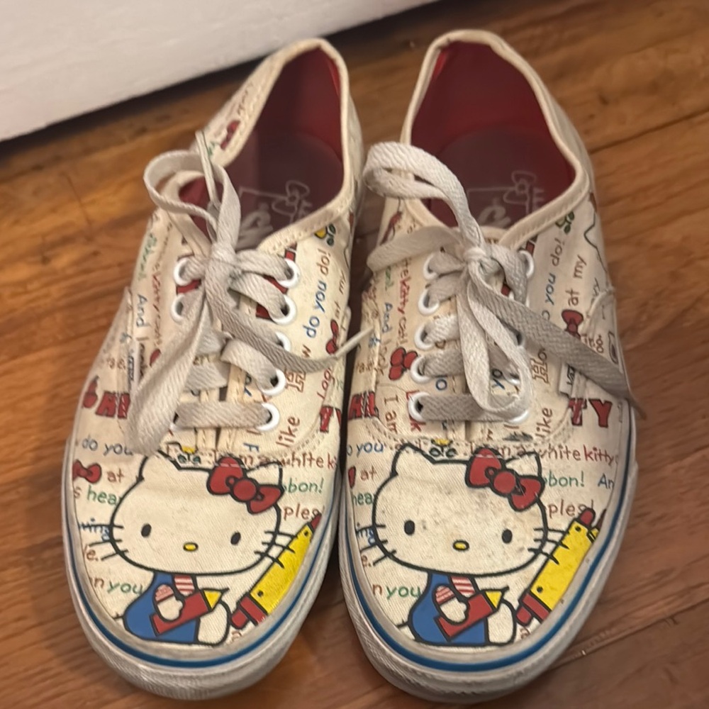 Vans x Hello Kitty Shoes Graphic Canvas Low Top Limited Edition 2014
